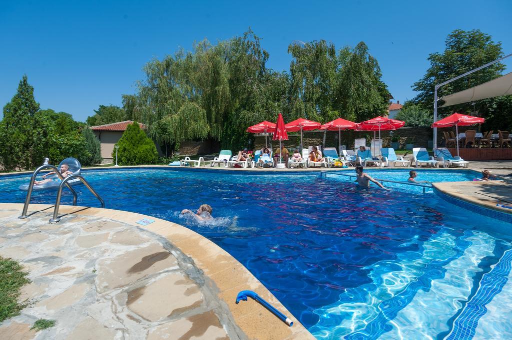 Merlin Club Hotel Lozenets Exterior photo